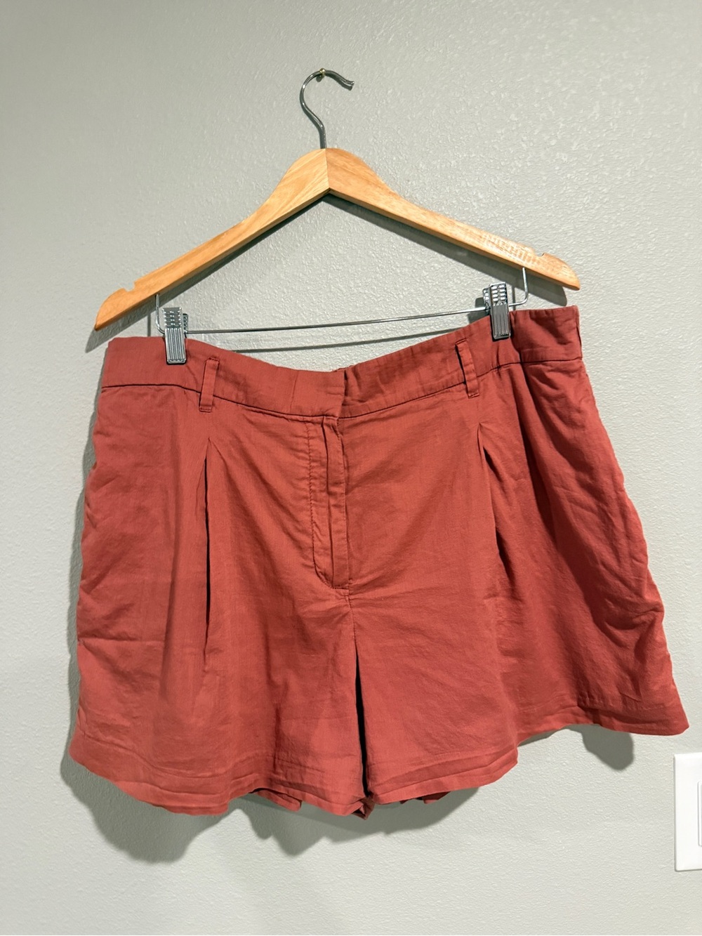 Ann Taylor Weekend Shorts Womens 16P Rust Red Terracotta Pleated Cotton Petite